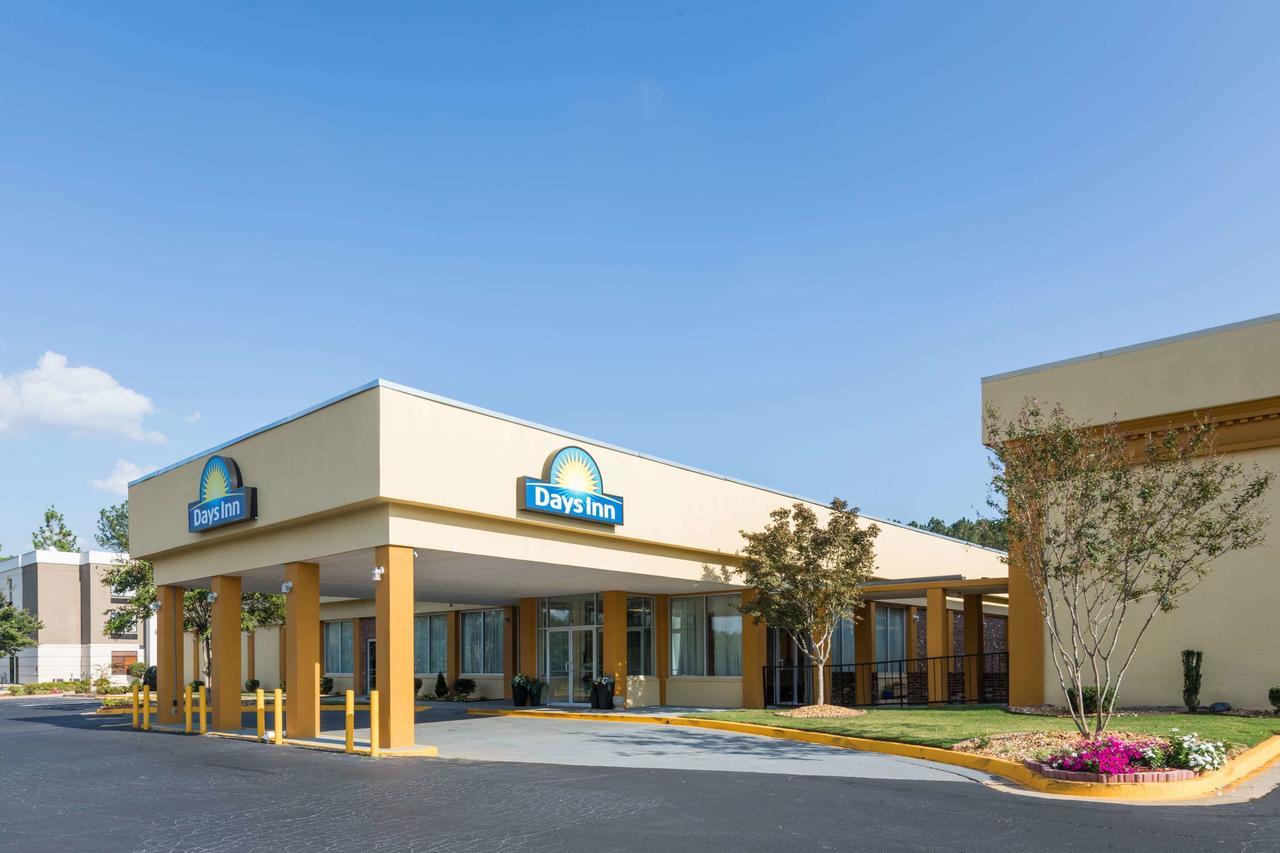 Days Inn By Wyndham Madison Exterior photo